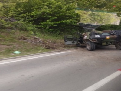 Nesreća blizu granice sa Distriktom, uništeno vozilo EUFORa